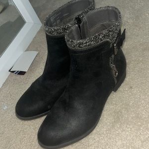 Black Booties with grey details